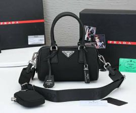 Picture of Prada Lady Handbags _SKUfw132373235fw